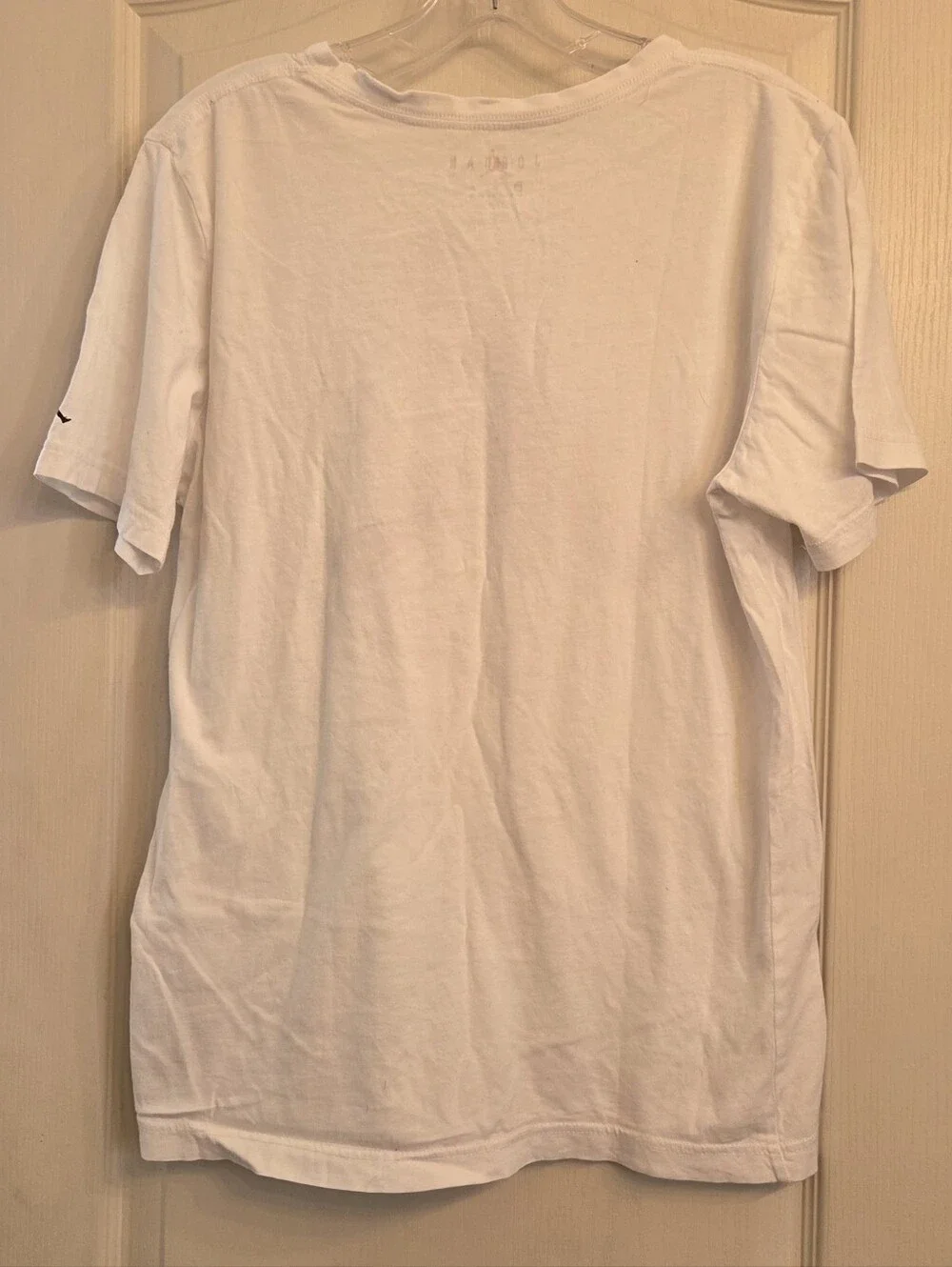 Jordan White T-Shirt with Red Jumpman Graphic KIDS XL (13-15)